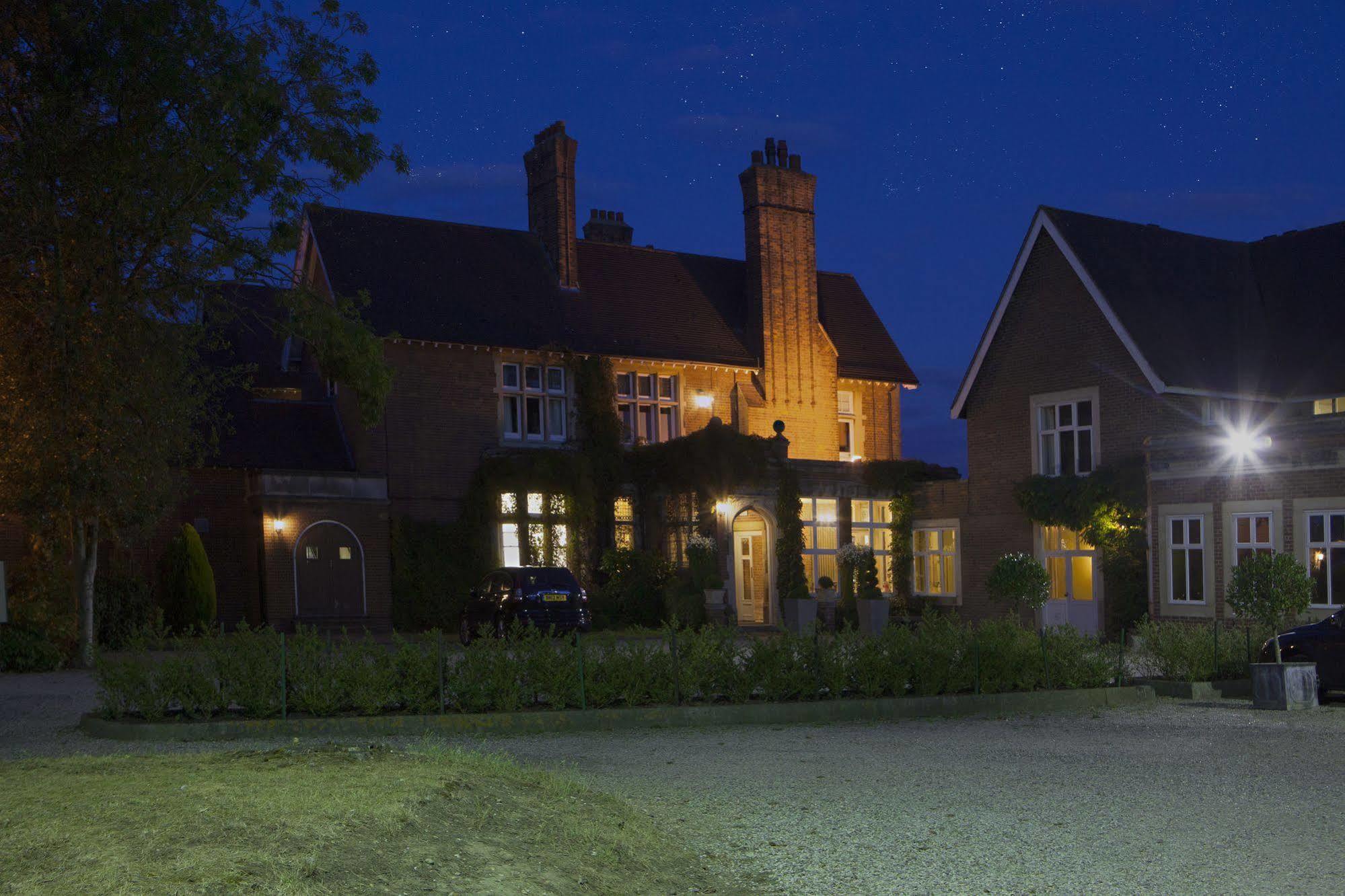 Pontlands Park Hotel Chelmsford Bagian luar foto